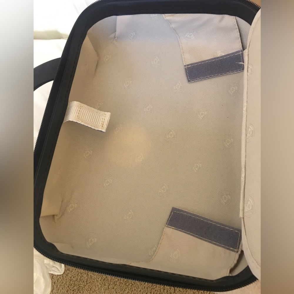 HEYS Train Case/Cosmetic Case - Picture 5 of 12